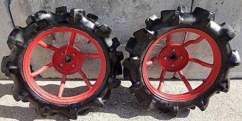 ļ